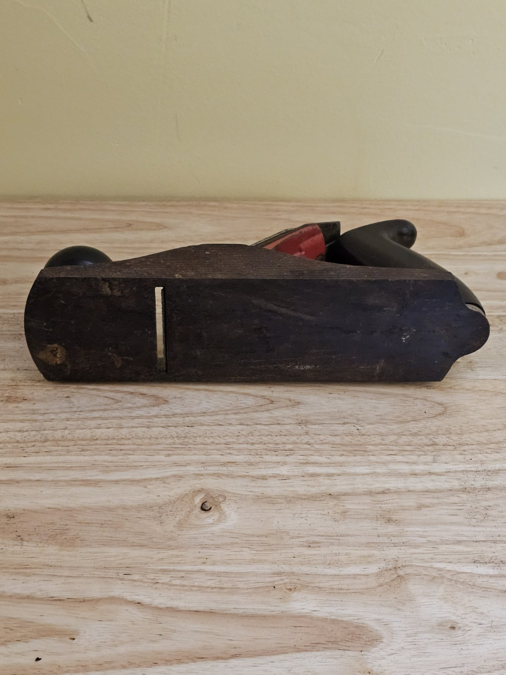 Vintage 9 inch Stanley Handyman Wood Plane Carpenter Hand Tool USA