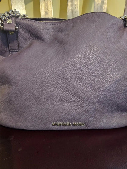Purse Michael kors handbag used. Buy now holiday is coming