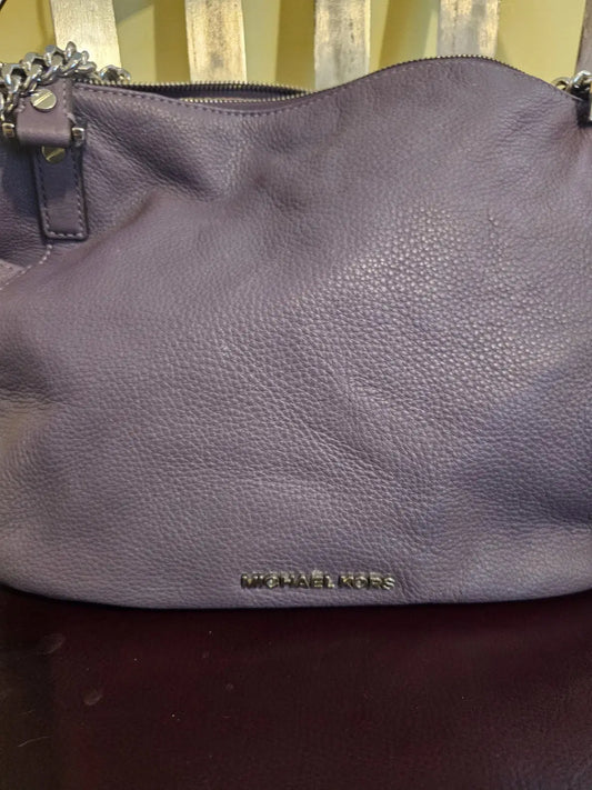 Purse Michael kors handbag used. Buy now holiday is coming