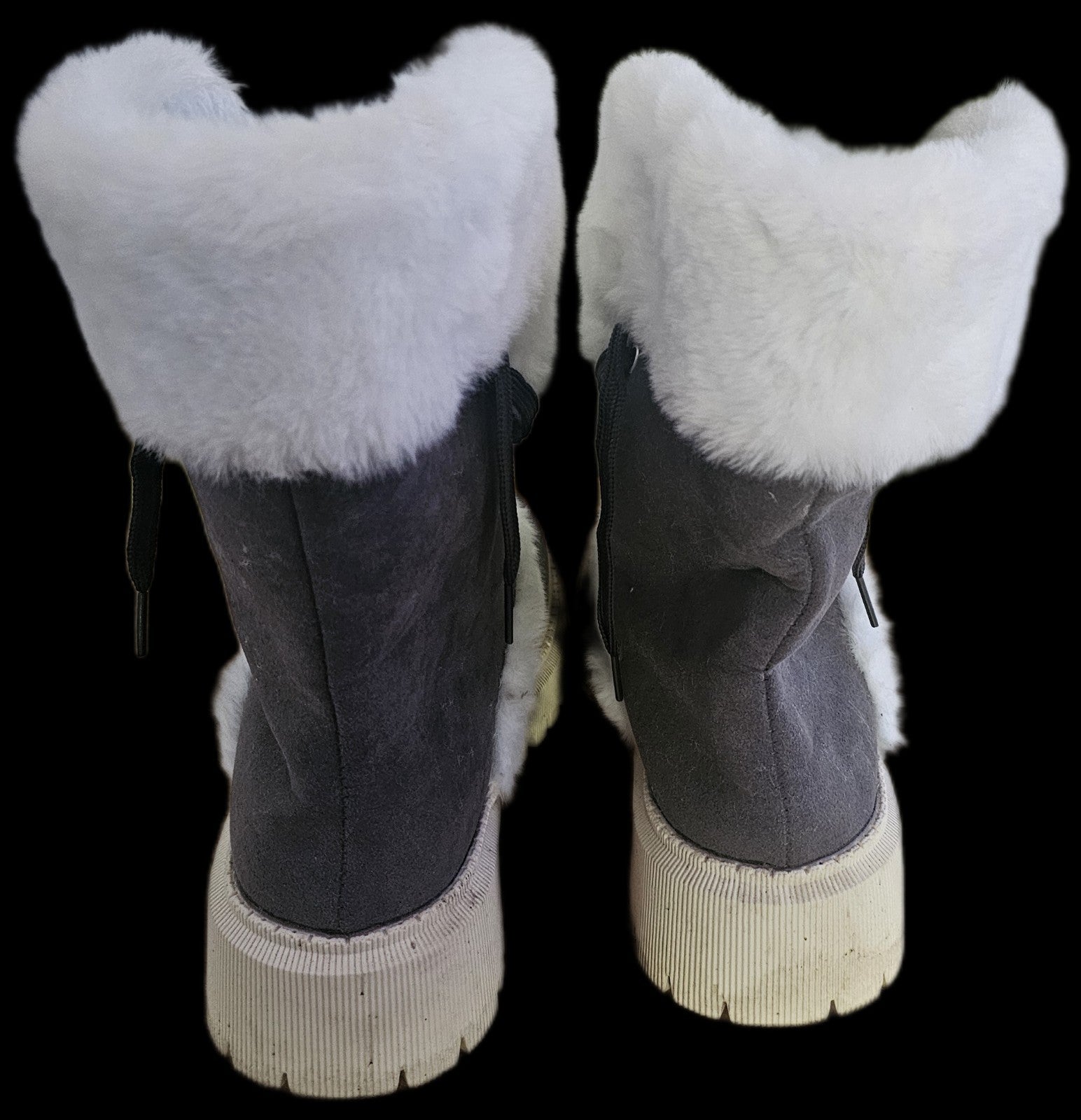 Unisex boots size 6 Platform soft and furry inside lace up