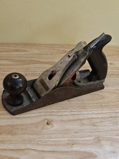 Vintage 9 inch Stanley Handyman Wood Plane Carpenter Hand Tool USA