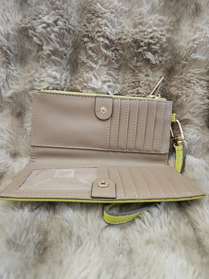 Wallet Anne Klein wrist wallet light green vey slightly used