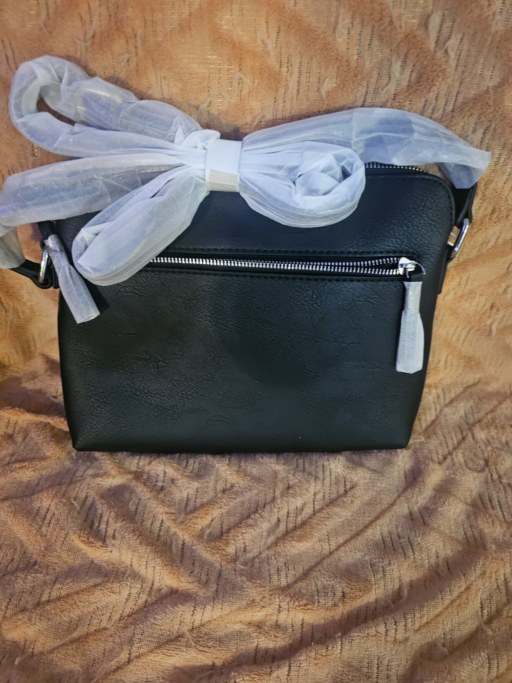 Purse Brand new Cluci purse sleek and stylish very nice functionality