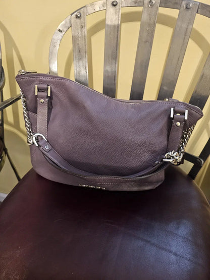 Purse Michael kors handbag used. Buy now holiday is coming