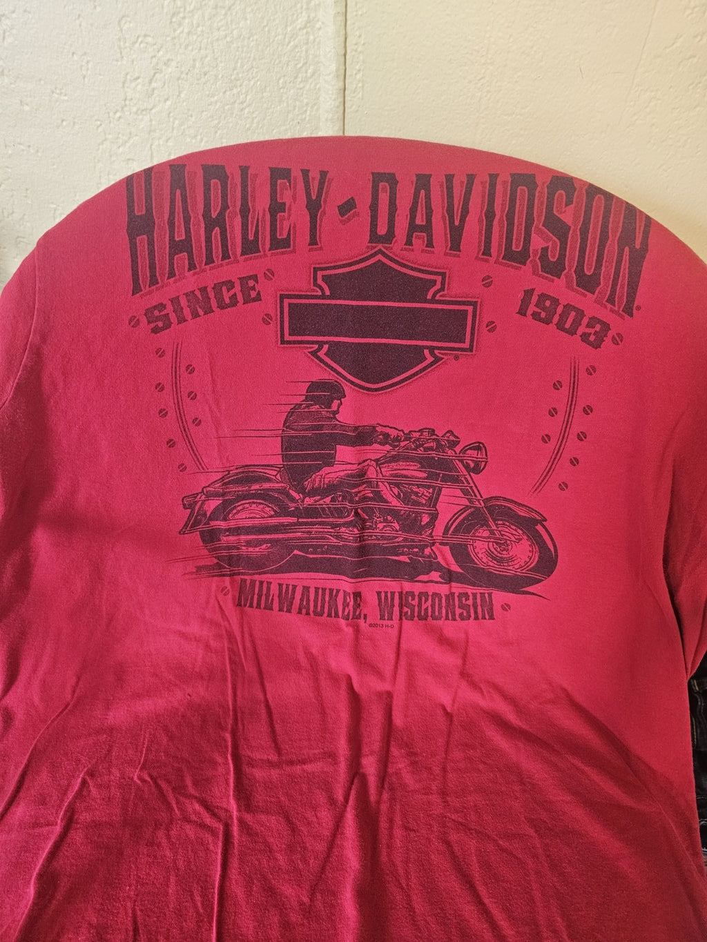 T Shirt Hanes brand  Harley Davidson shirt size L red