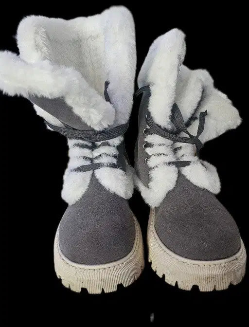Unisex boots size 6 Platform soft and furry inside lace up