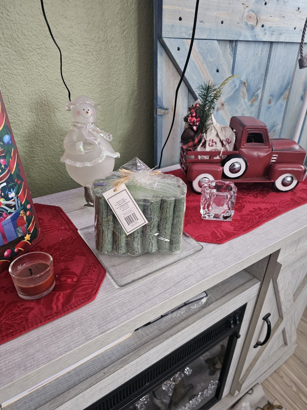 Candle Bouquet & Company green log looking candle 2 wick