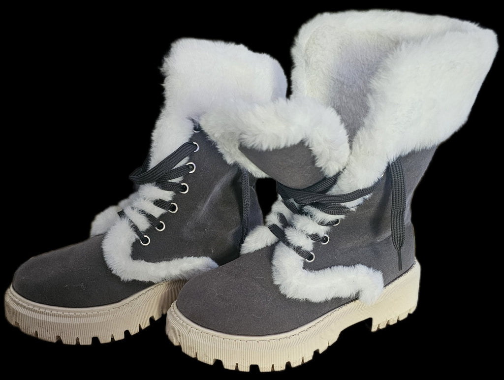 Unisex boots size 6 Platform soft and furry inside lace up
