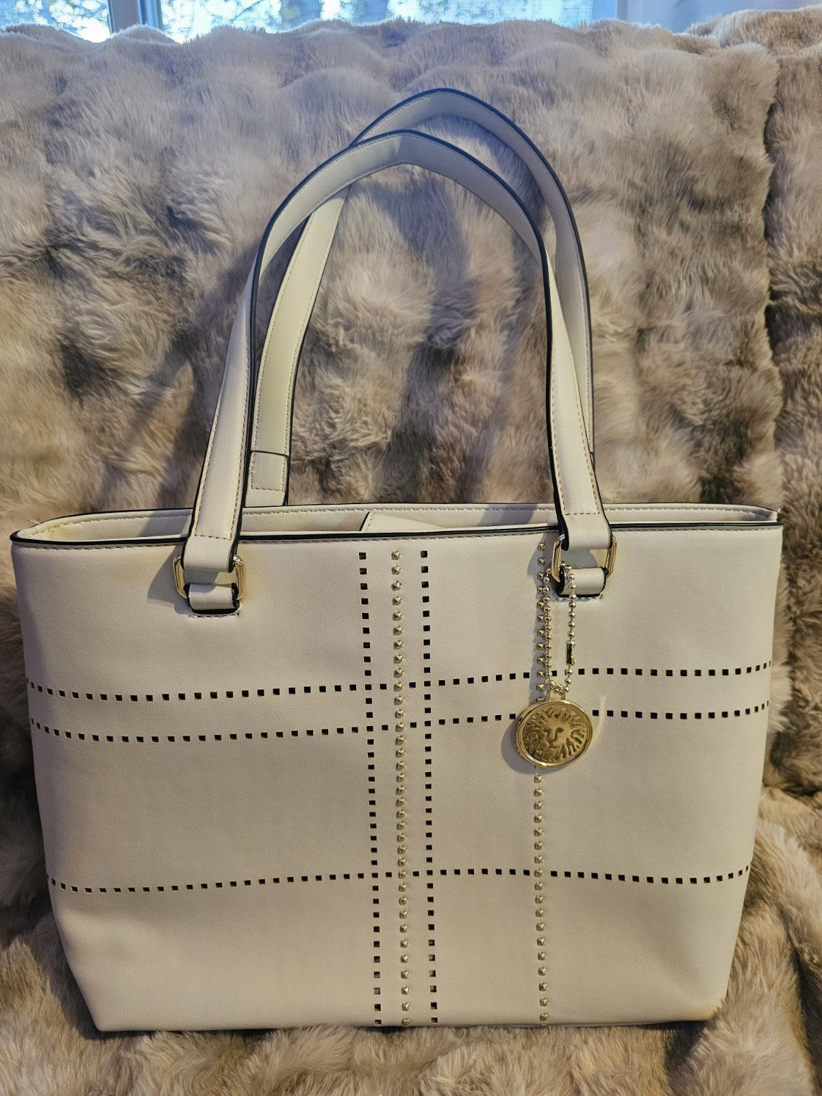 Purse Brand New Cream Color beautiful several compartments Anne Klein purse