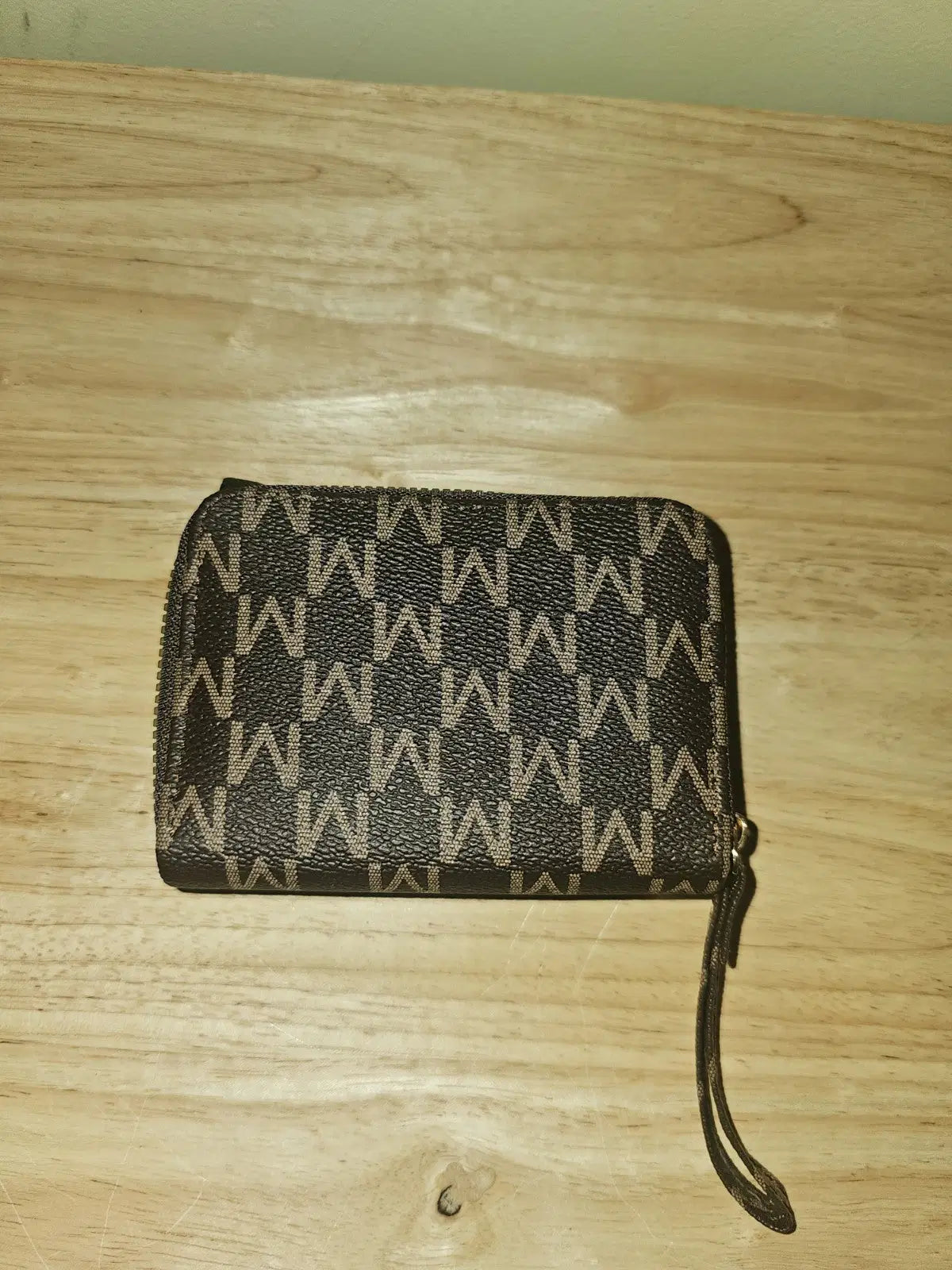 Wallet women or men gold tone 'M' logo hardware