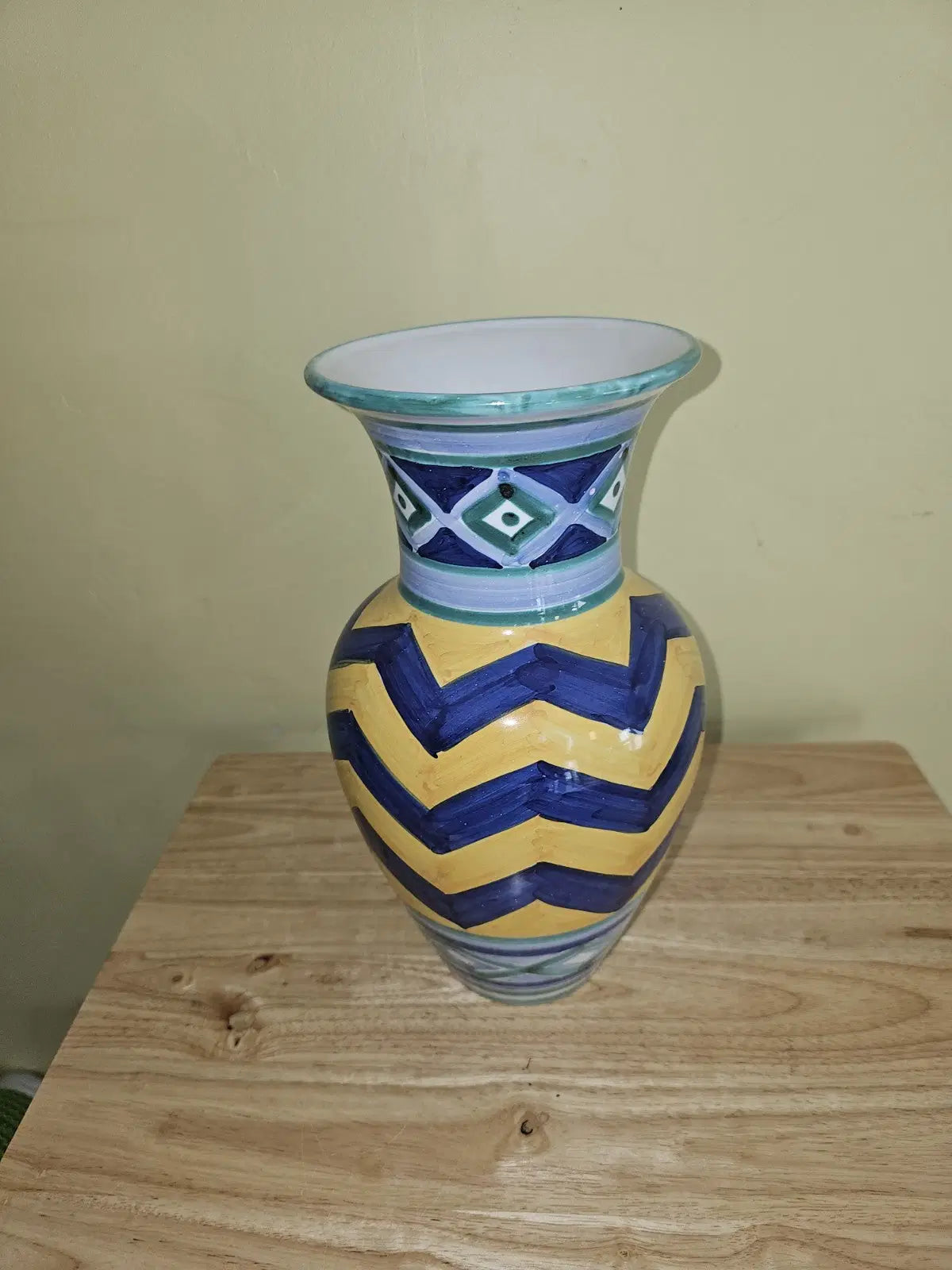 Italian L'Antica di Deruta Vase