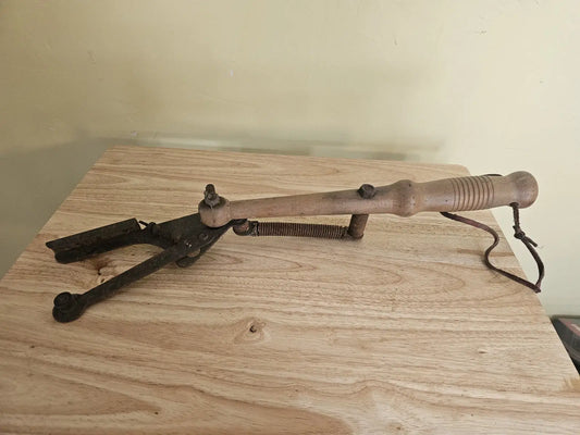 vintage skeet thrower