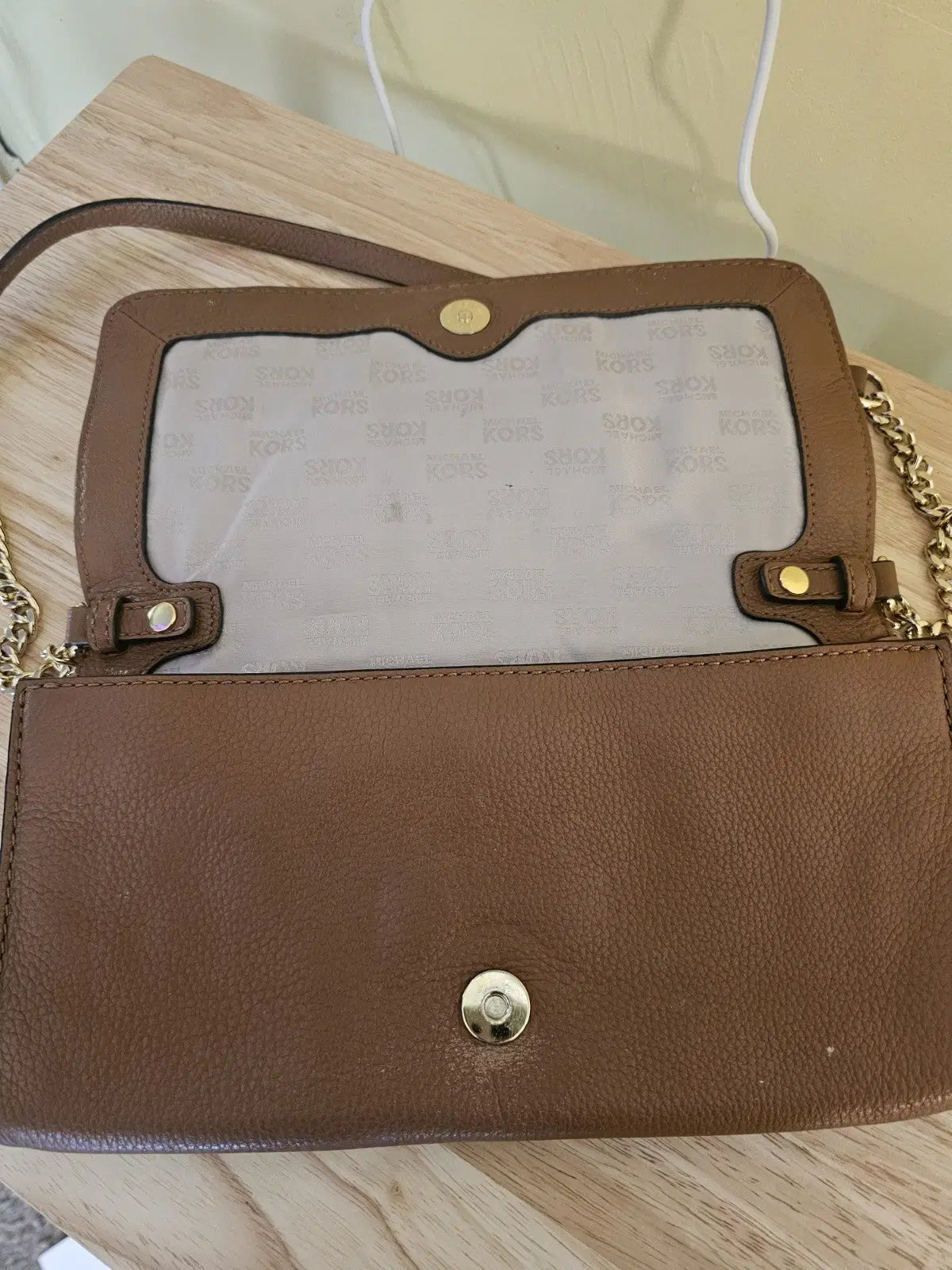 Purse Michael Kors brown crossbody bag used and in wonderful shape