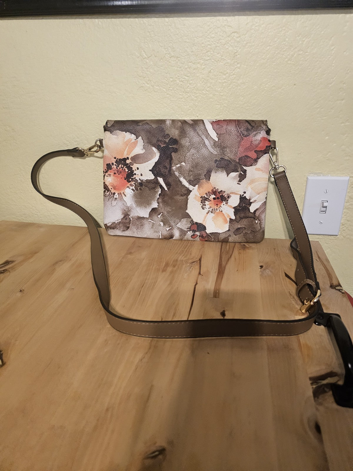 Wallet Medium envelope looking wallet brand new no tags