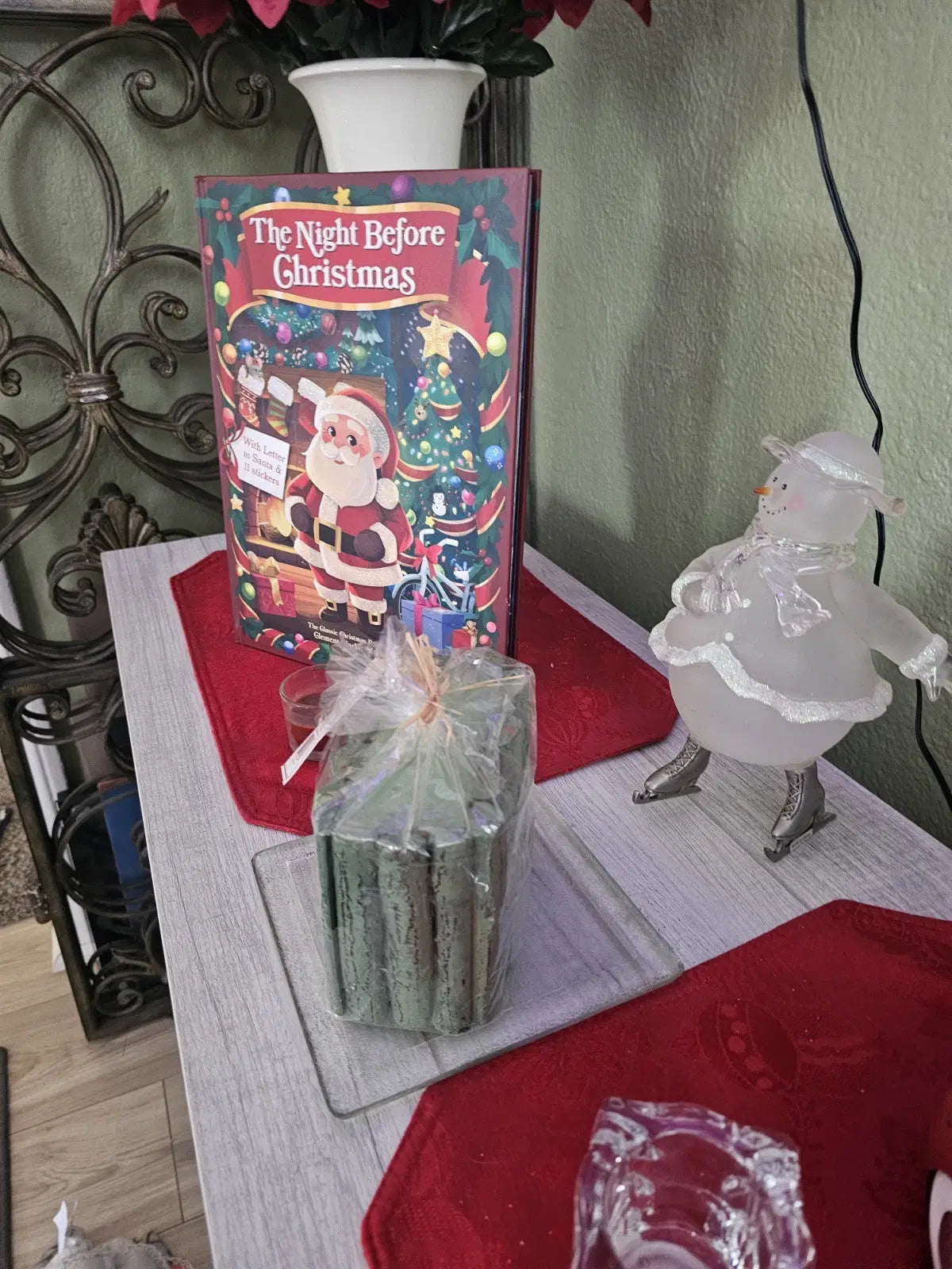 Candle Bouquet & Company green log looking candle 2 wick
