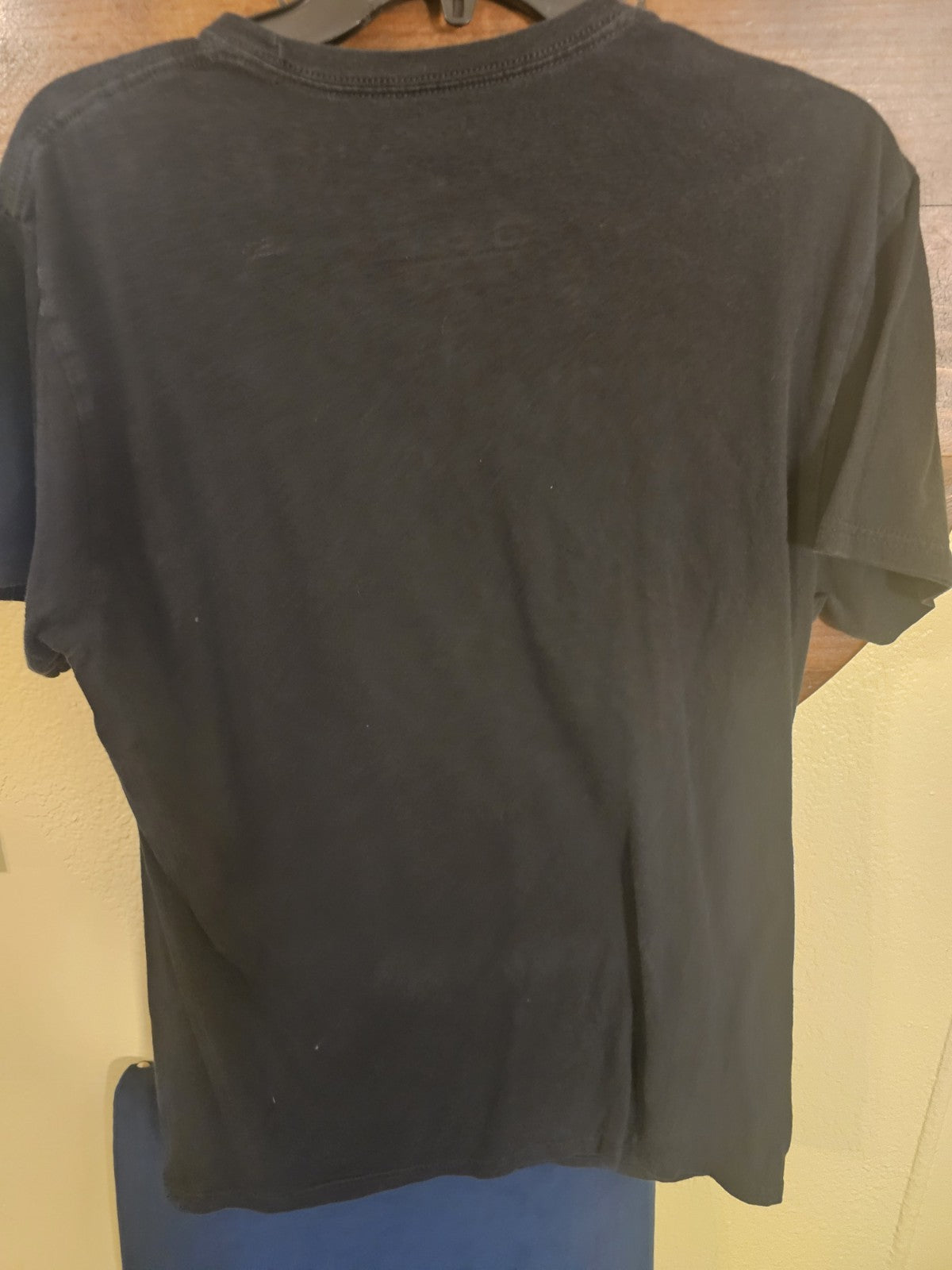 T-Shirt Devotion t shirt L brand new tags