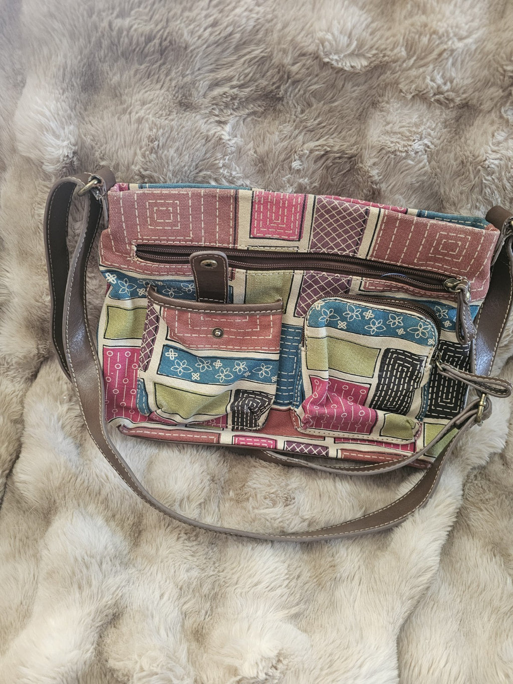 Purse relic handbag for women many compartments stamped inside zipper and snap
