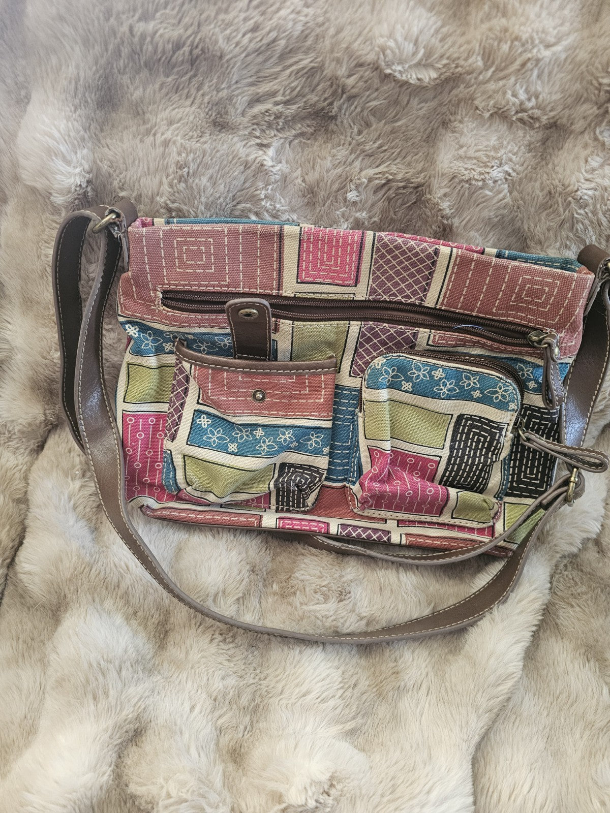 Purse relic handbag for women many compartments stamped inside zipper and snap