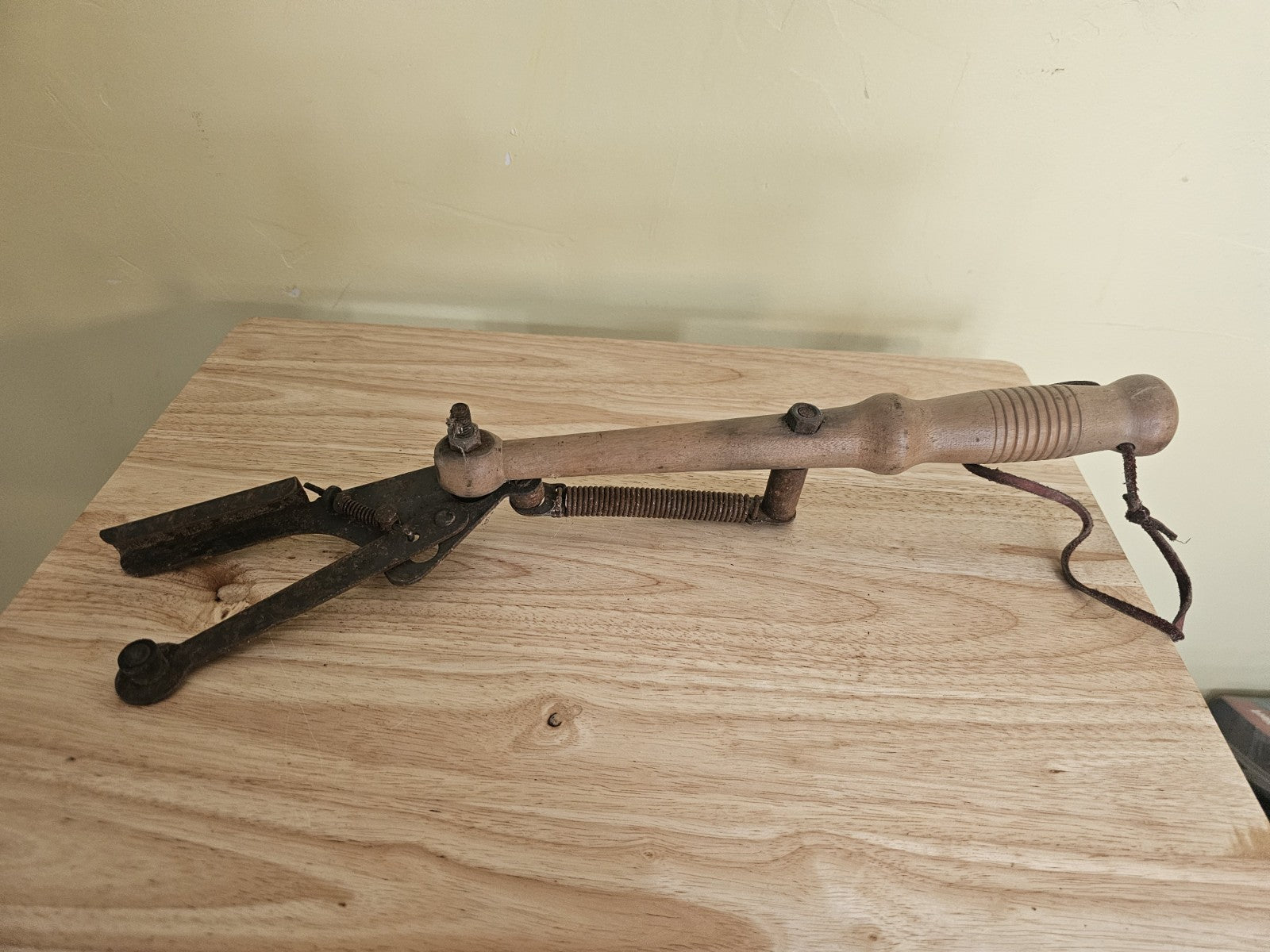 vintage skeet thrower