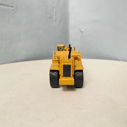 Die-cast 187 Cat 627g Wheel Scraper