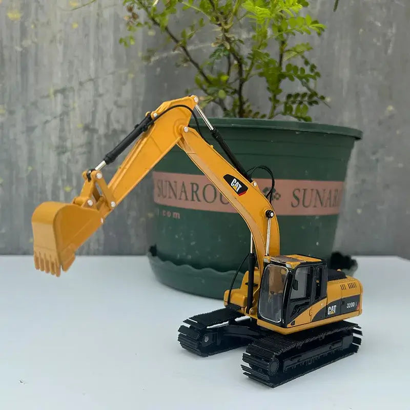 CAT 320D Excavator Model 1:50 Diecast Display