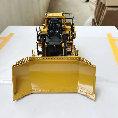 Cat D11T Bulldozer Model 1:50 Diecast Dozer