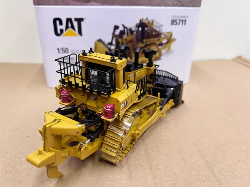CAT D10 Dozer Model 1:50 Diecast Bulldozer
