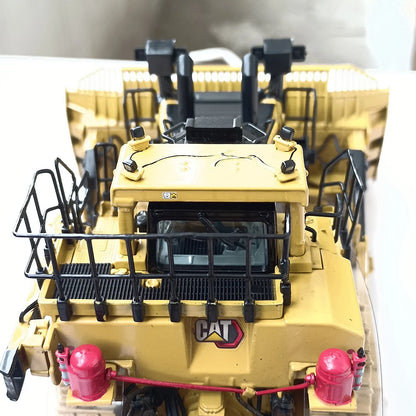 Die-cast 1:50 Scale Cat D11t Dozer-tkn Design Bulldozer Simulation Alloy Engineering Vehicle Model 85604 Fan Collection Souvenir