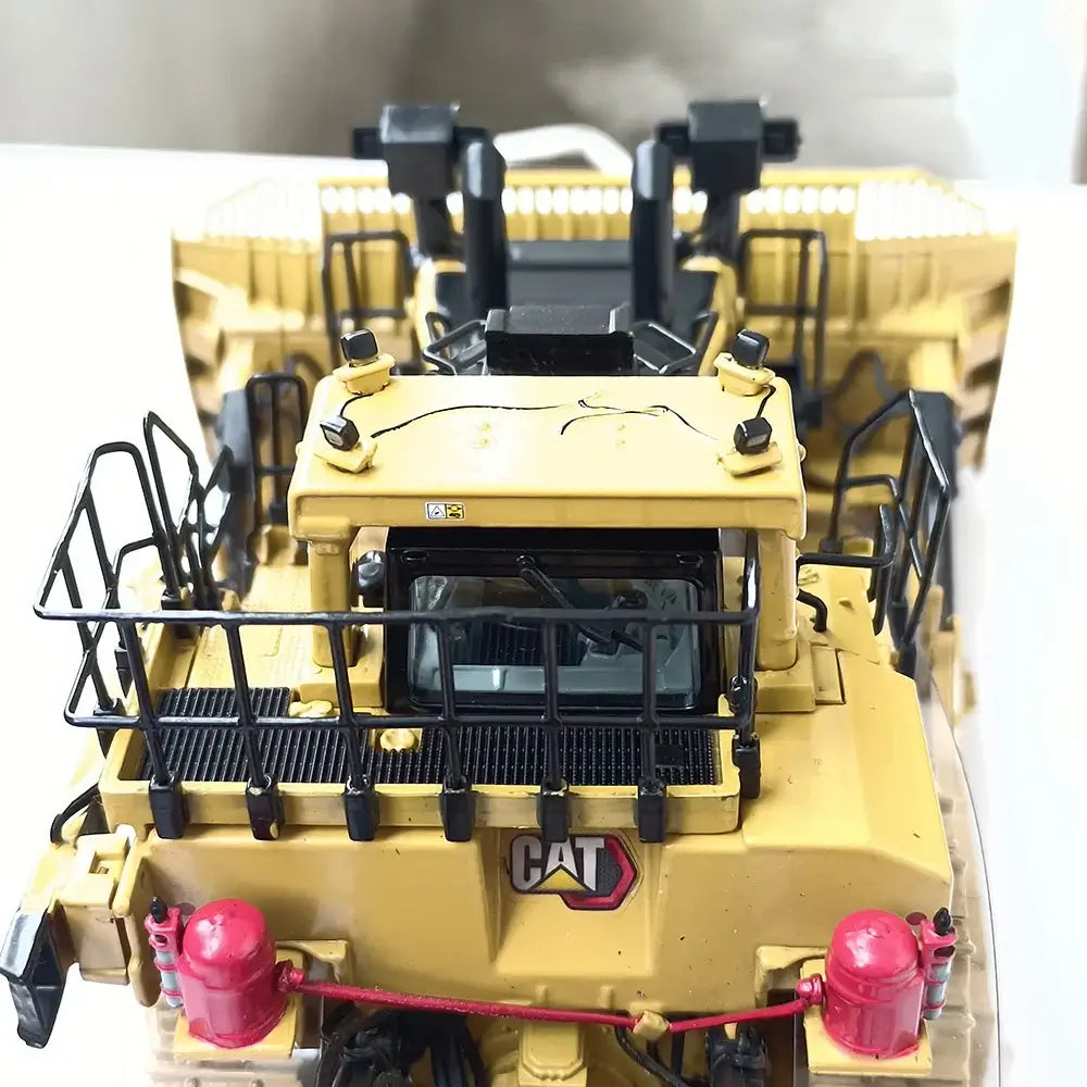 Cat D11T Bulldozer Model 1:50 Diecast Dozer