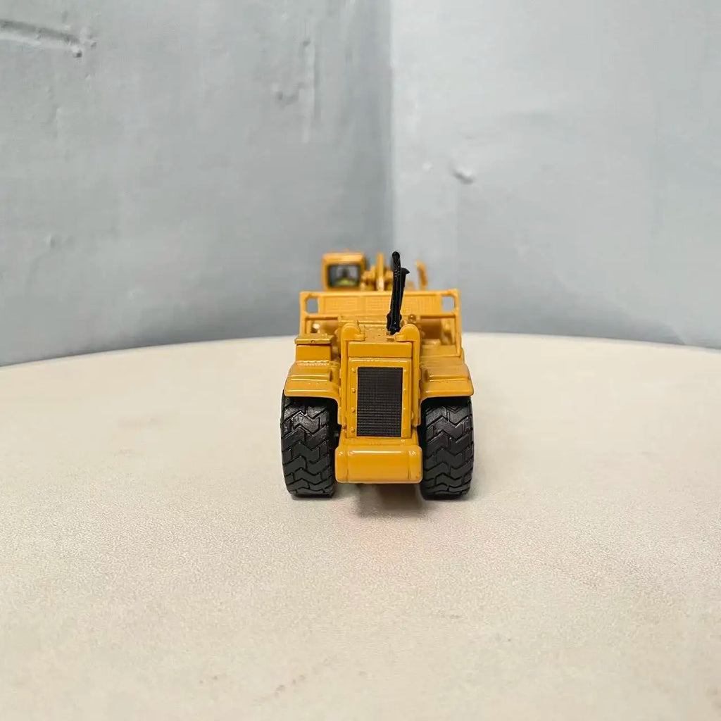 Die-cast 1:87 Cat 627g Wheel Scraper Alloy Model Simulation Engineering Vehicle 85134 Collection Commemorative Ornament