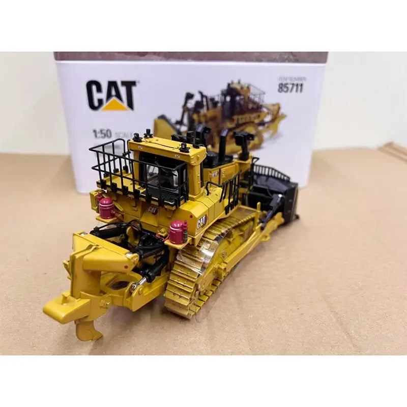 CAT D10 Dozer Model 1:50 Diecast Bulldozer