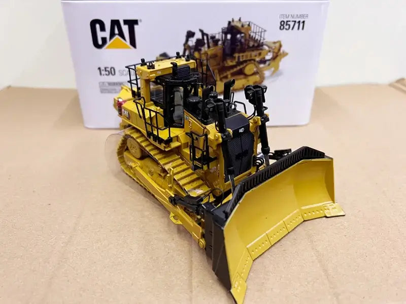CAT D10 Dozer Model 1:50 Diecast Bulldozer