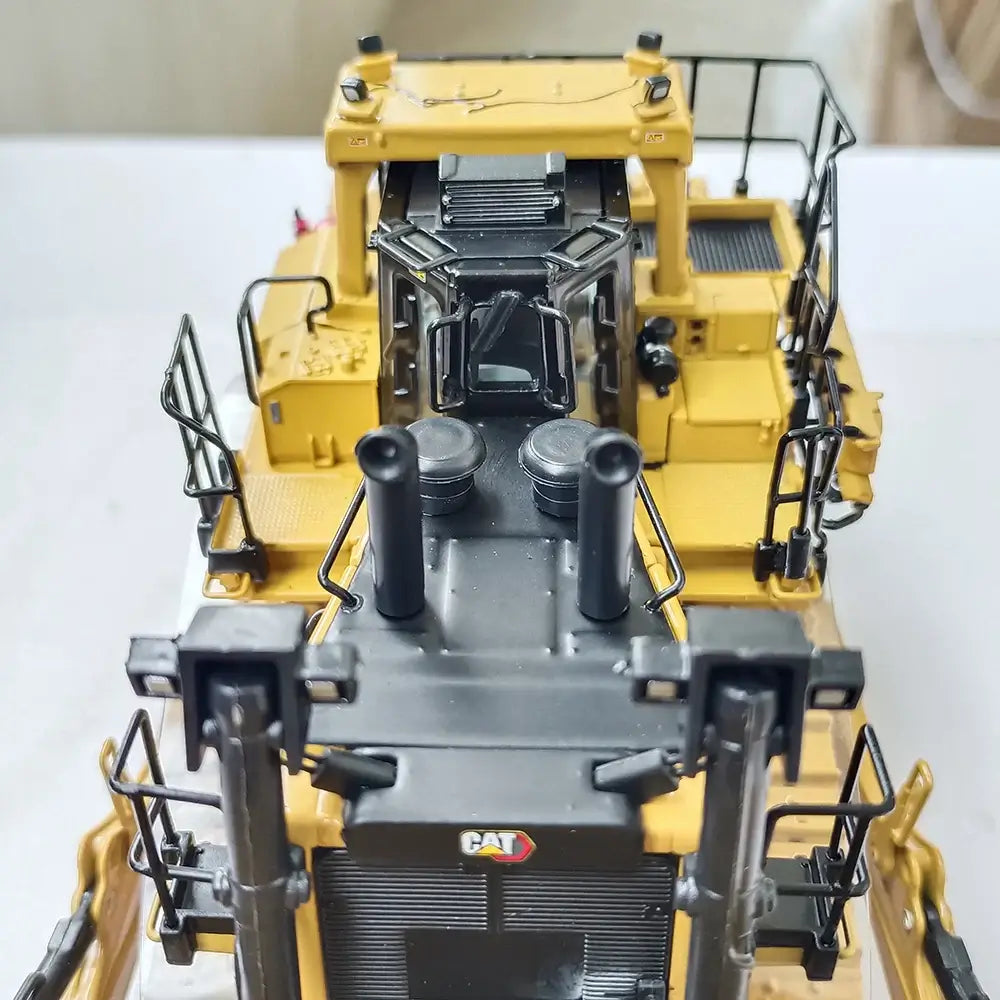 Cat D11T Bulldozer Model 1:50 Diecast Dozer