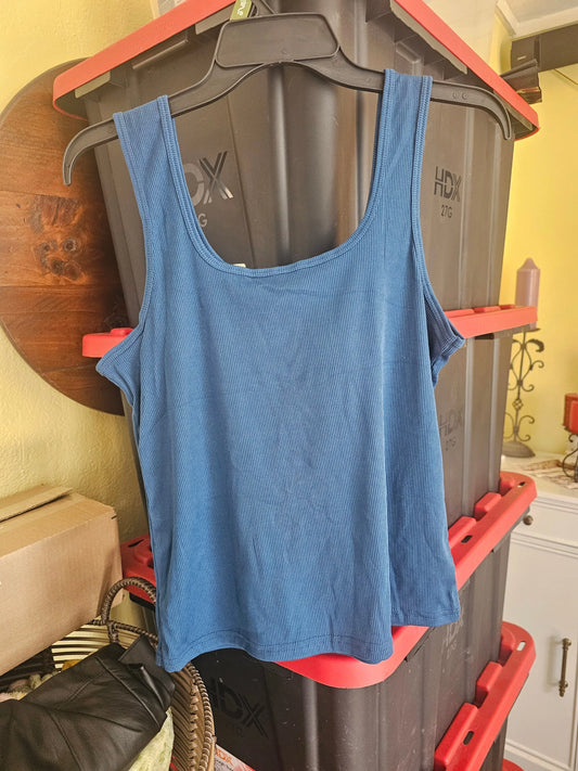 Sleeveless Camisole/Tank Top