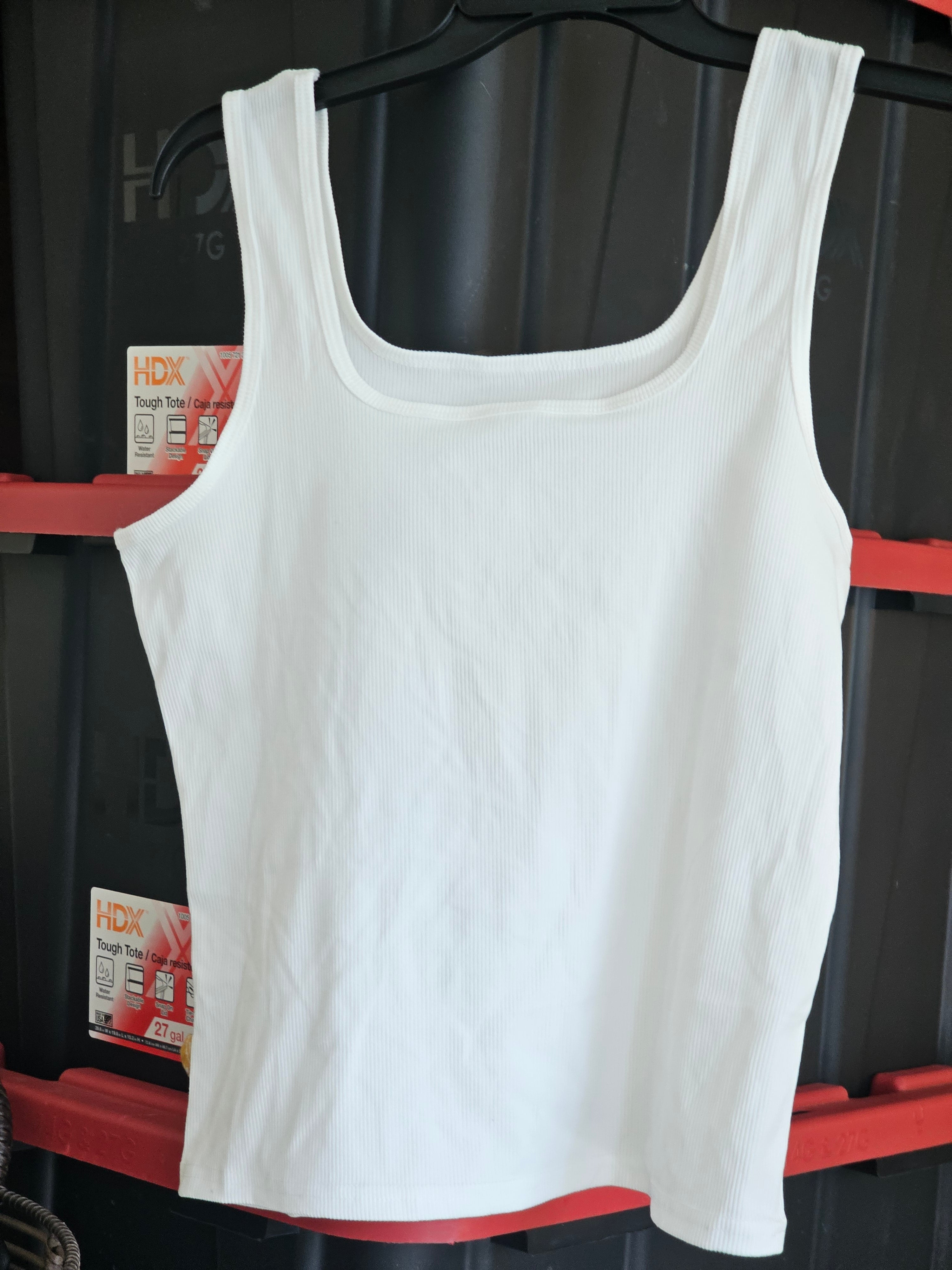Sleeveless Camisole/Tank Top