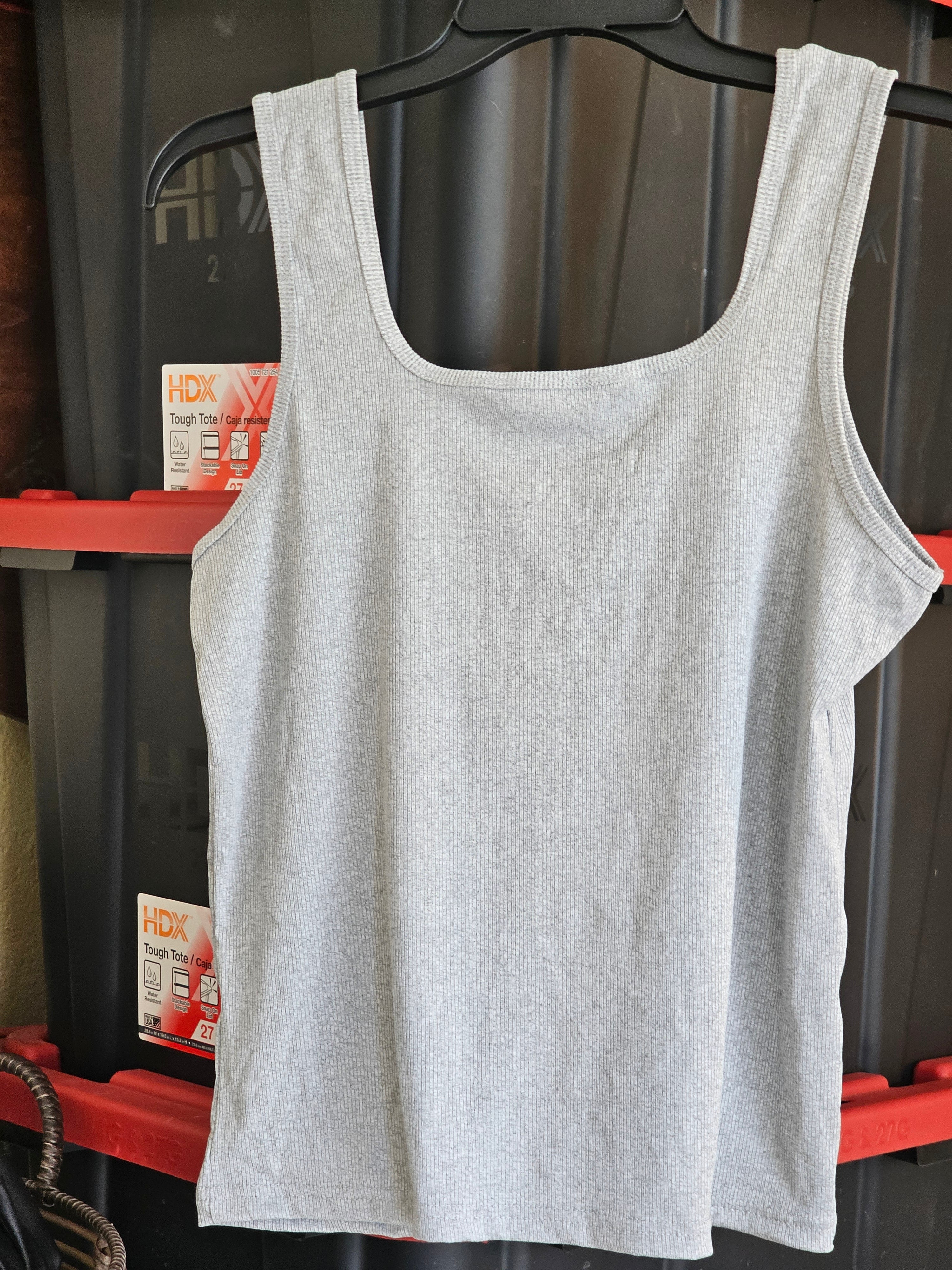 Sleeveless Camisole/Tank Top